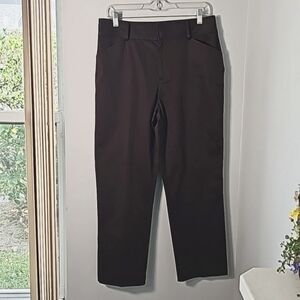 LAUREN RALPH LAUREN WOMEN'S brown trousers.  Size 6 Strait leg 2 pockets.